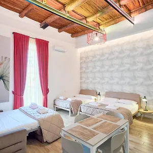 Bed & Breakfast Toto E Peppino Luxury, Naples